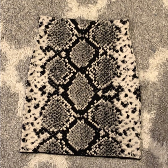 Zara Dresses & Skirts - Zara knit skirt S